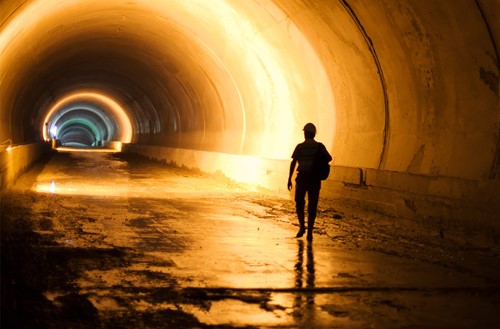 lone worker in tunnel